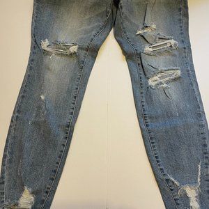 Distressed Skinny Jeans, size xl new without tags
